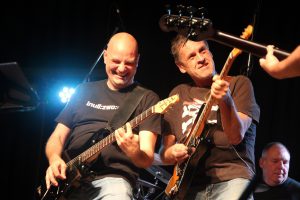 Volker und Stefan haben Spaß beim Gig in Reisholz