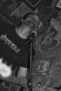 Bassist Marc in der Apotheke 2023